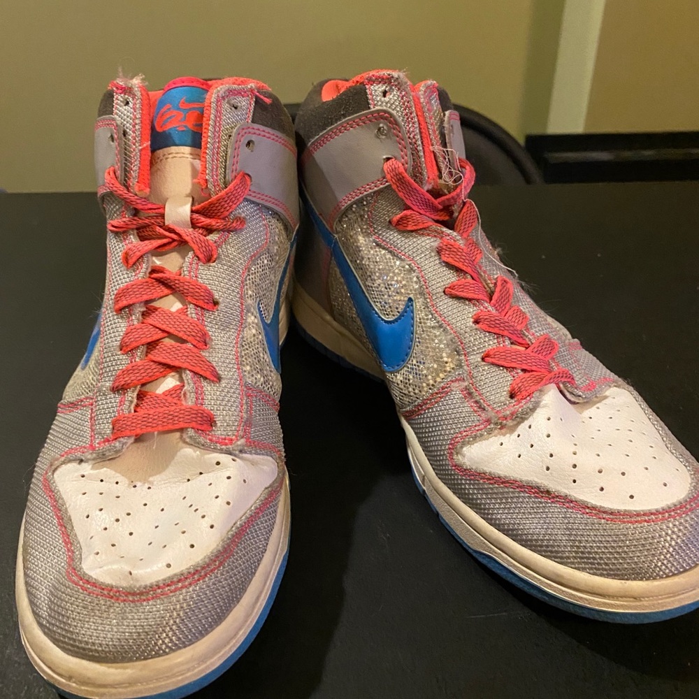 Nike Hightops - Picture 2 of 3